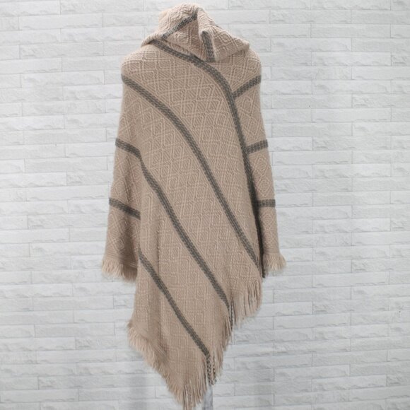 ARIANNA BY HOWARDS Poncho Hooded Knit Fringe Chevron Stripe Tan Gray One Size - Picture 5 of 14
